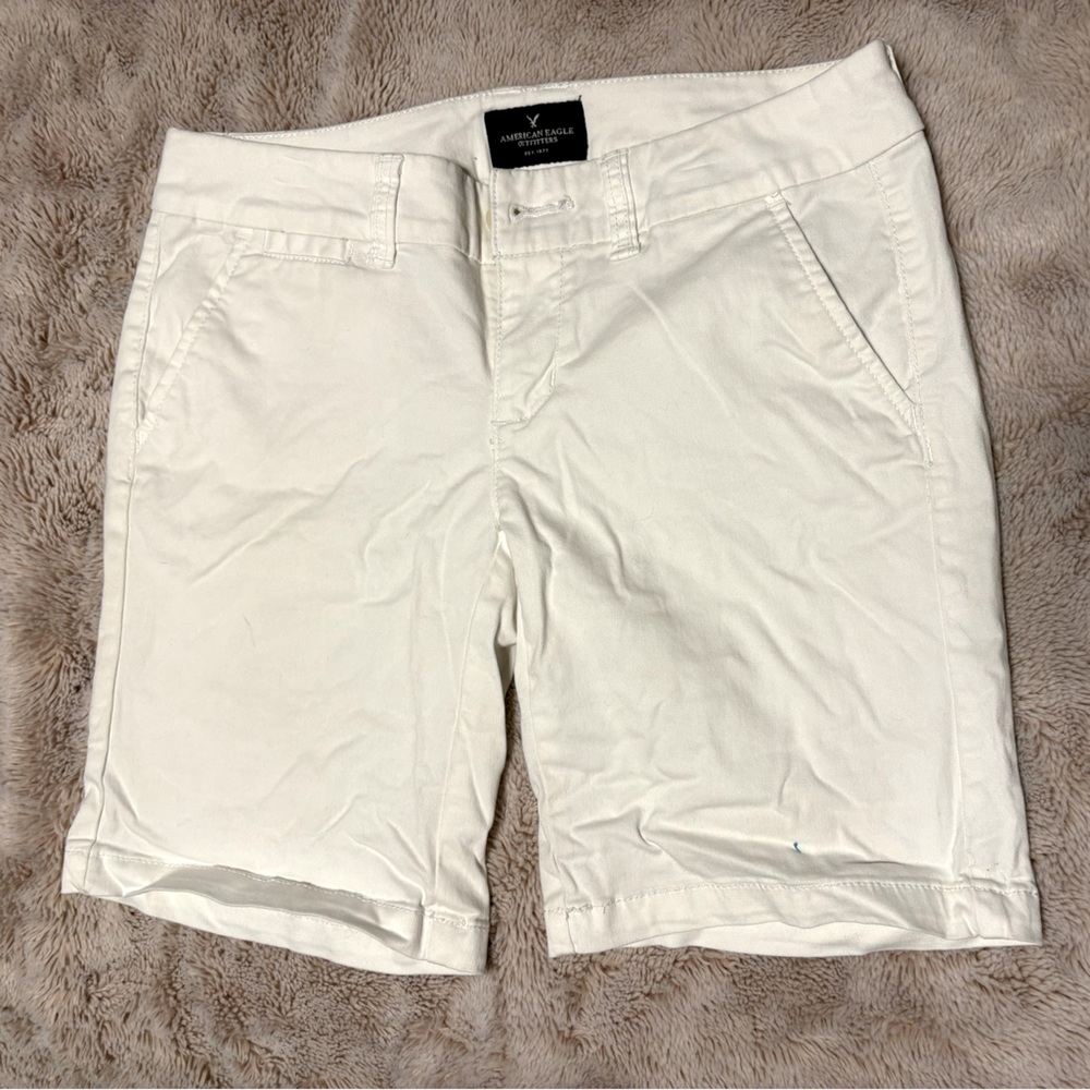 American Eagle Bermuda Shorts, Size 00, white